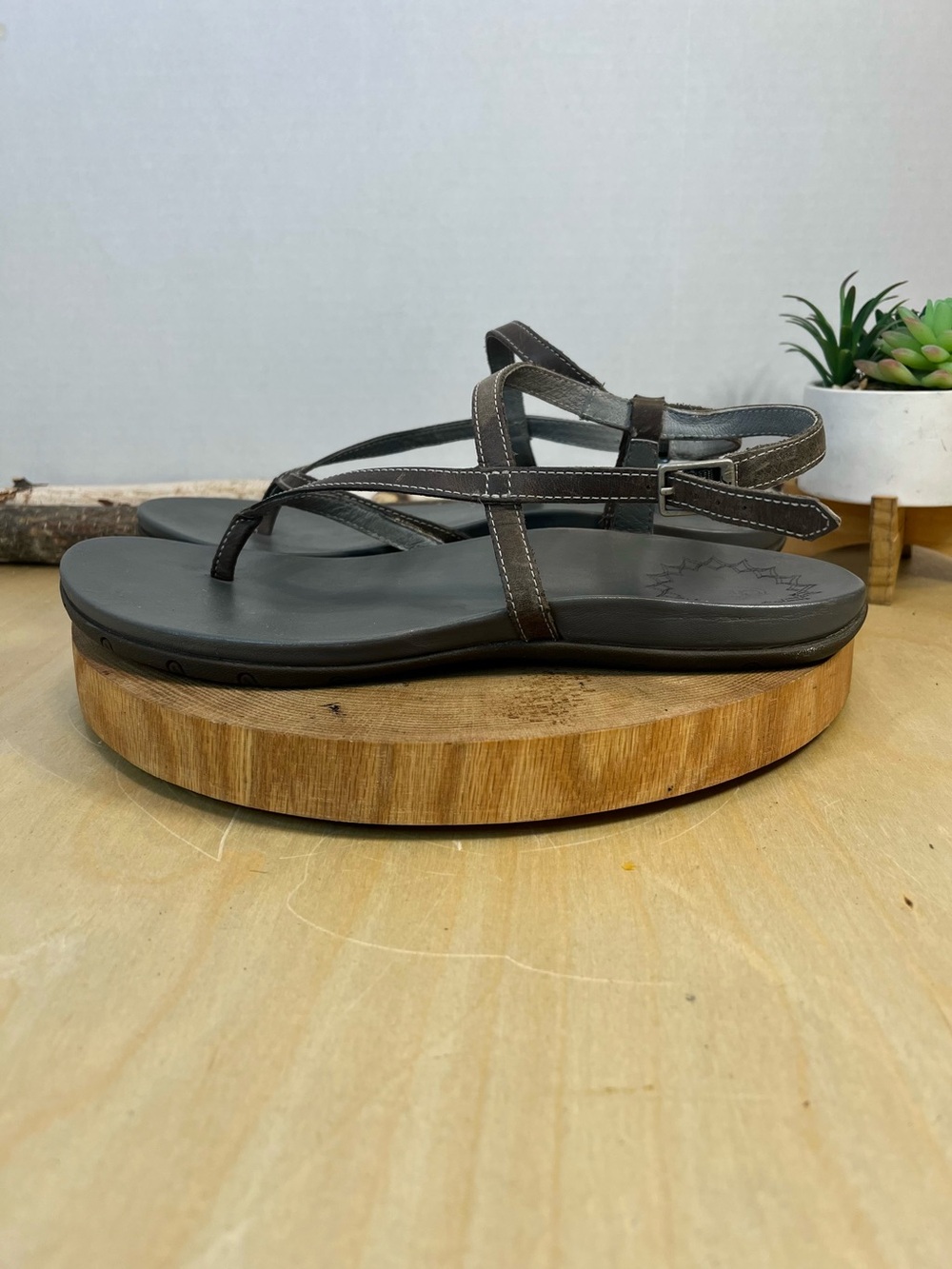 Chaco Rowan Leather Strappy Sandals | Taupe Brown & Grey | Women’s Size 10 - Picture 5 of 14